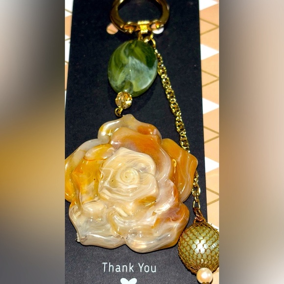 Elegant Gold and Green Floral bag charm upcycled vintage jewelry - Picture 1 of 11